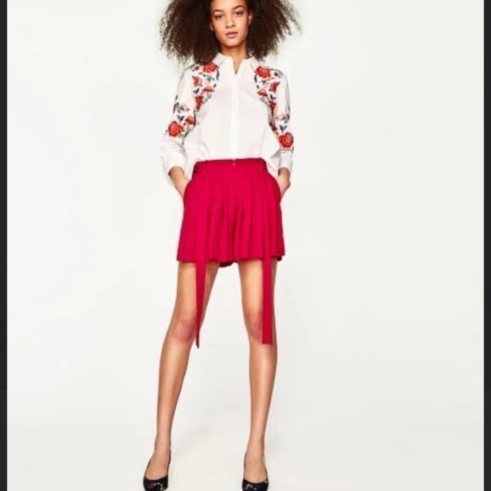 Zara Pleated Shorts with Front Tie. Hot Pink Medium.